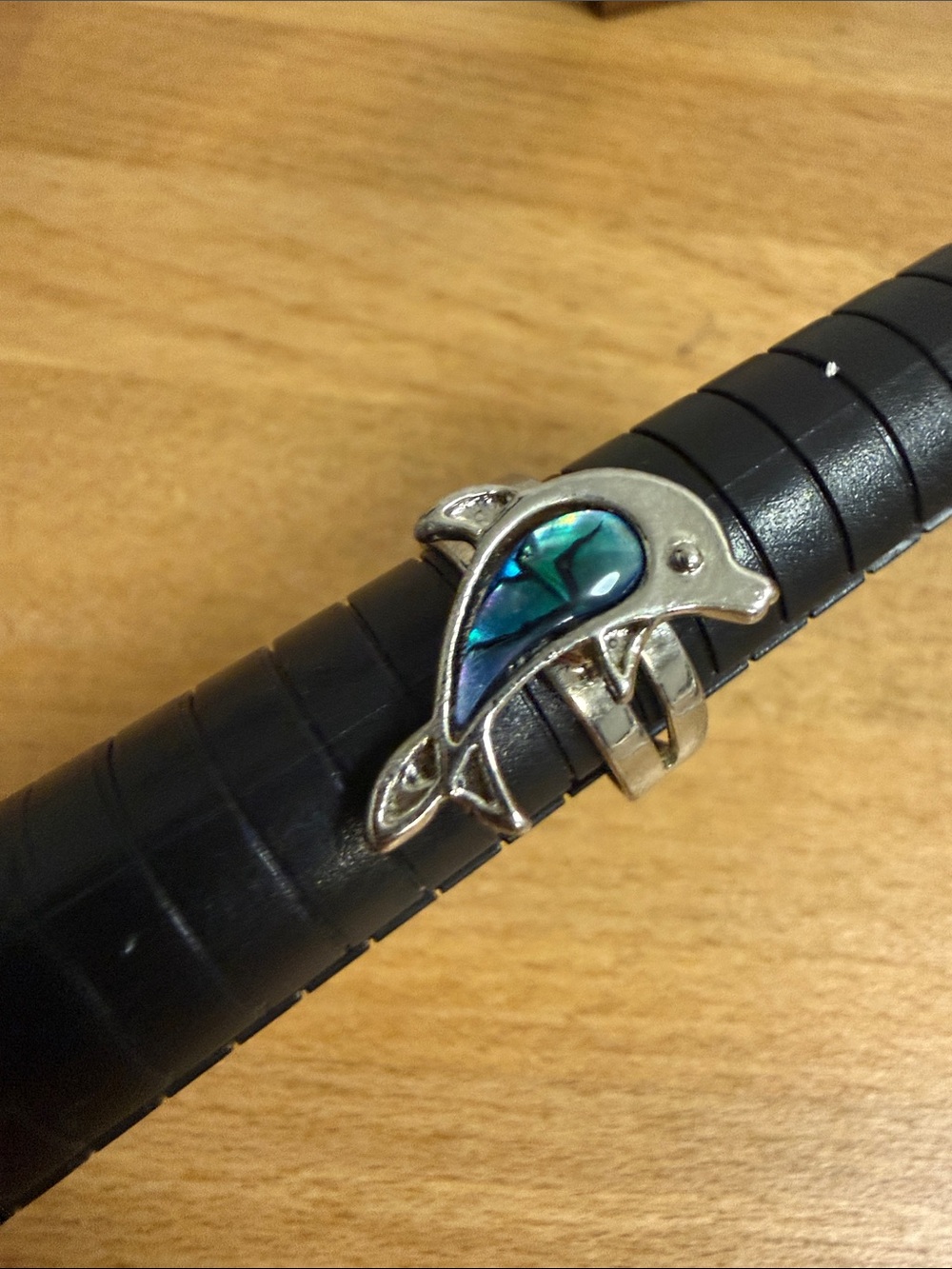 Silver tone swirl blue dolphin retro 90s ring
